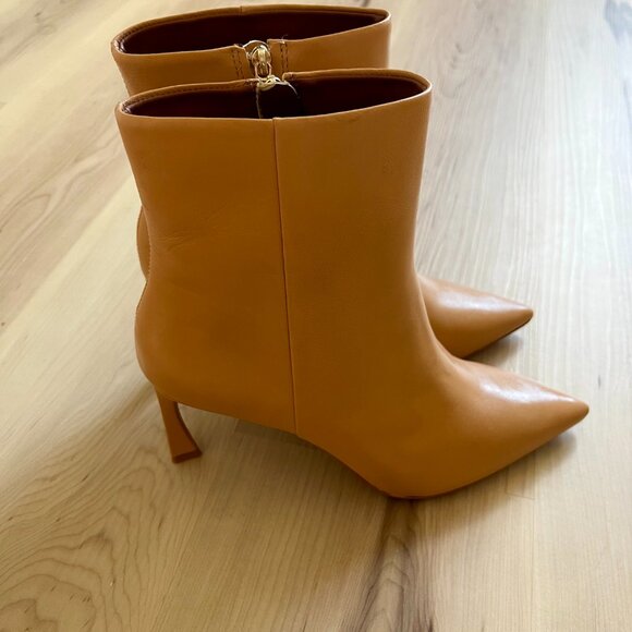 BCBGMAXAZRIA Pia Bootie Size 8 (Brand New) - Picture 4 of 6